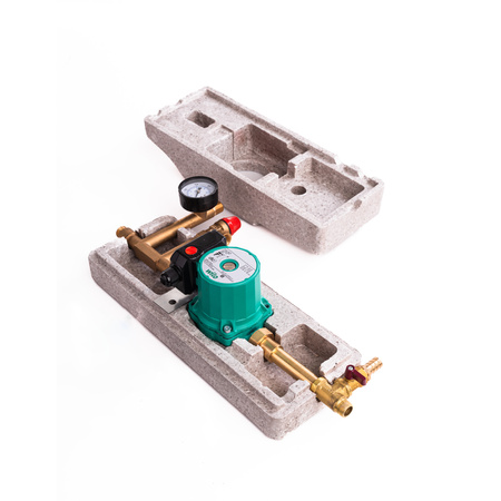 Kit solaire avec trois panneaux plats de 2m² sans câble solaire et sans réservoir